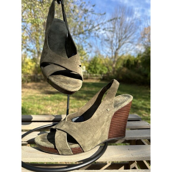 Ugg Hazel Green Suede Platform Wedge Sandals Size 6 Wooden Heel Open Toe - Picture 2 of 8
